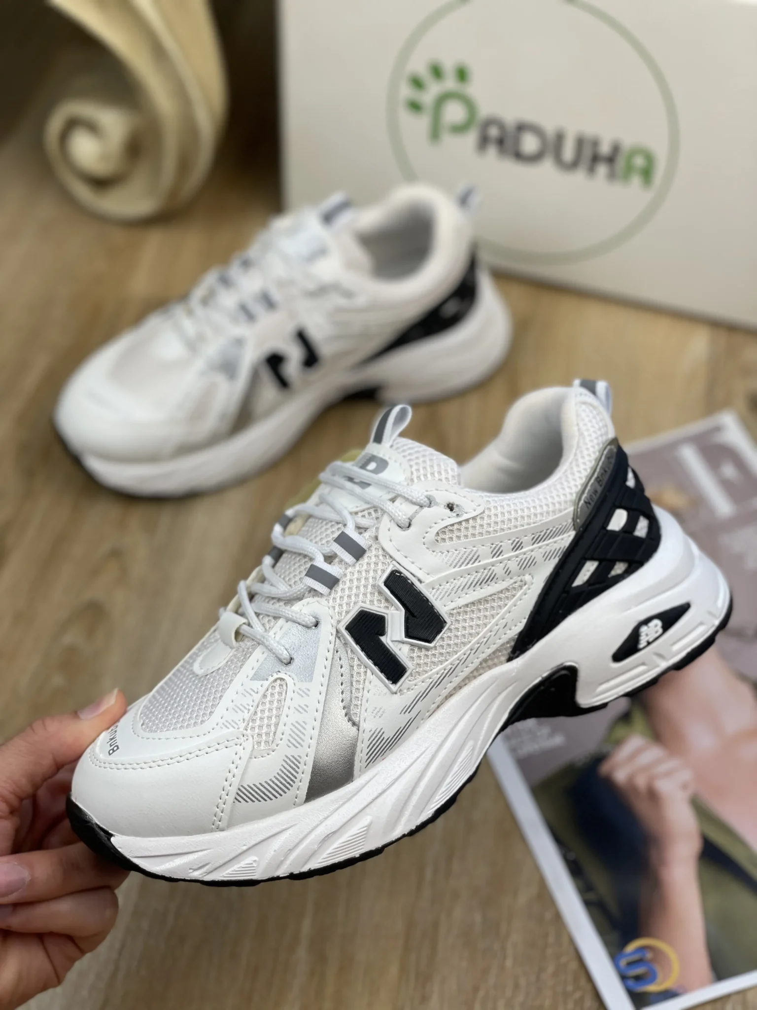 نیوبالانس لایت