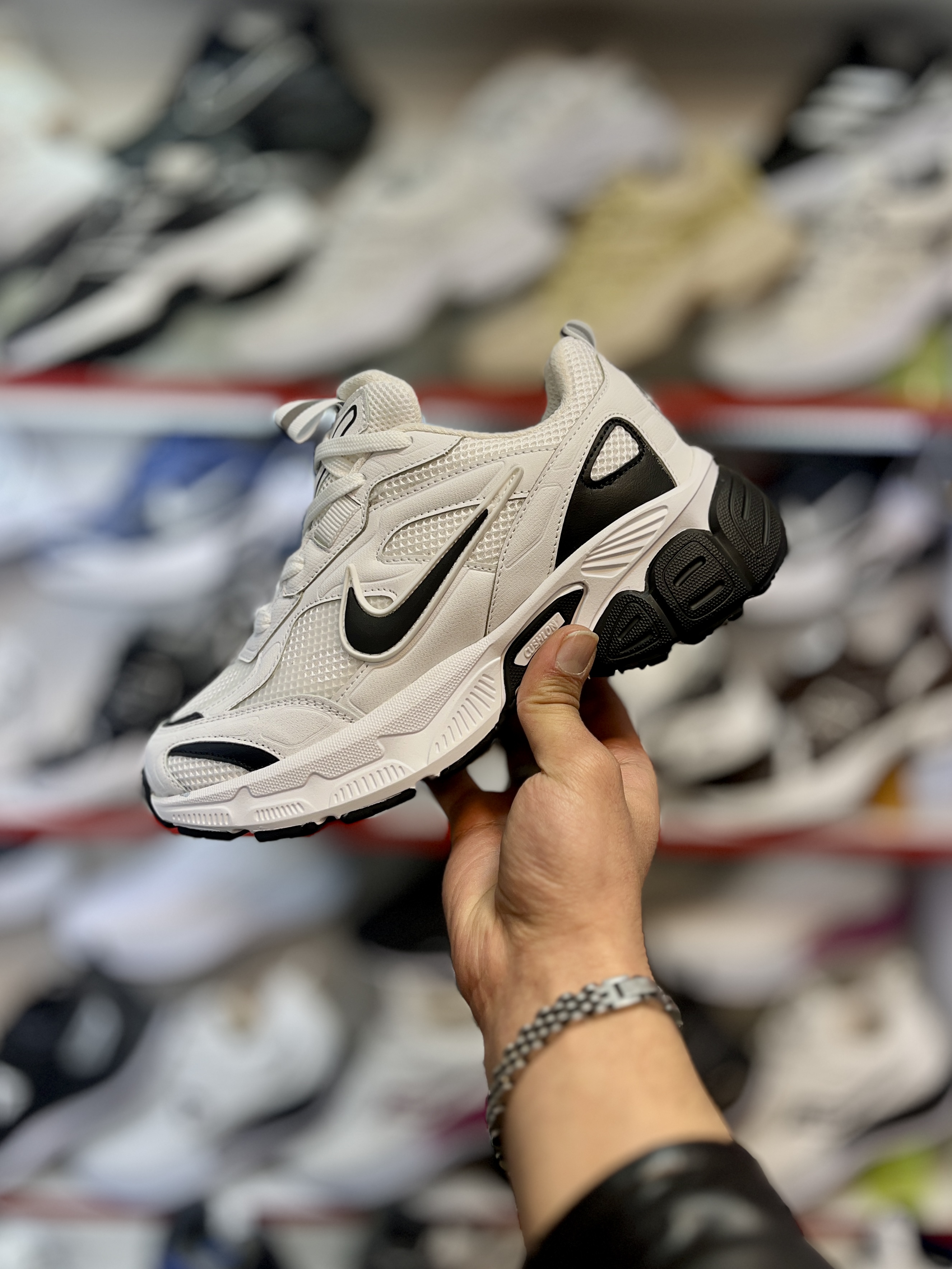 کتونی V5K pro وارداتی سفید