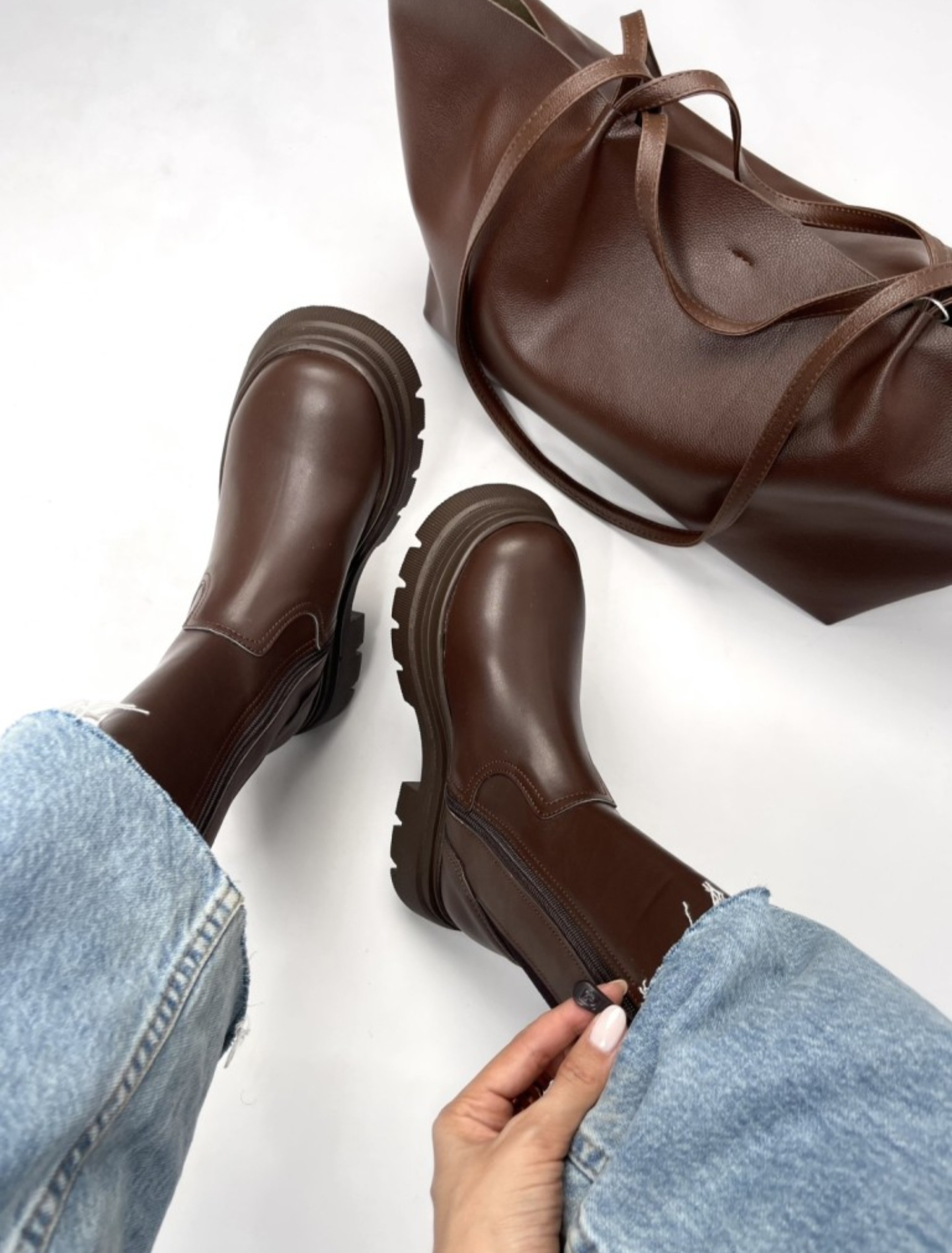 بوت چرمی بغل زیپ